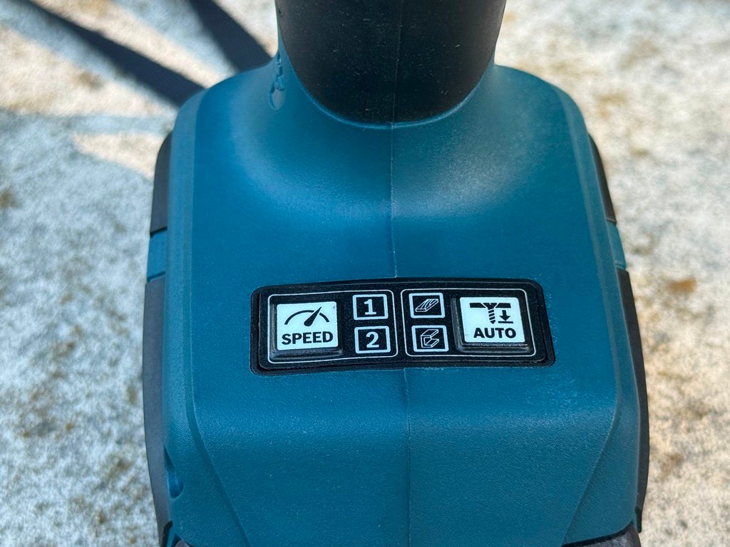Bosch GDR18V-215 impact driver fastening into wood