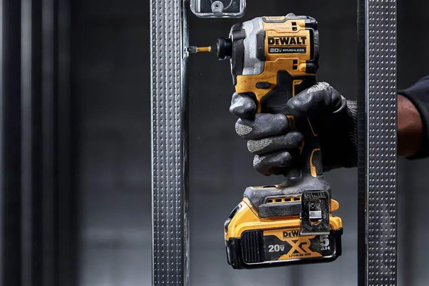 DeWalt DCF850 review – Atomic impact driver in a tight work area