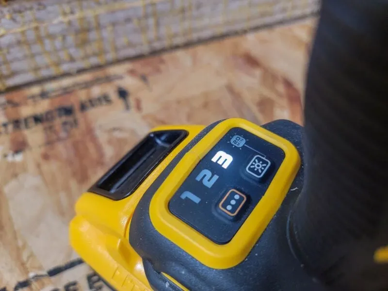 DeWalt DCF860 three-speed selector close-up