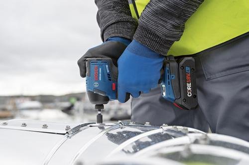 Bosch GDR18V-1950CN impact driver in use